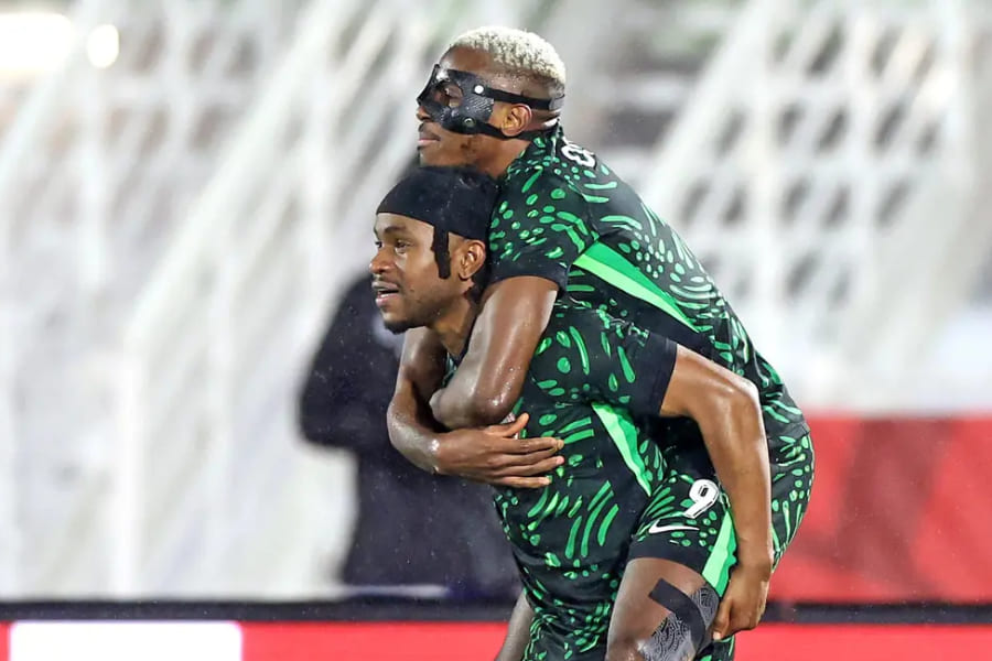 Victor Osimhen (9) et Ademola Lookman, attaquants de l'équipe du Nigeria