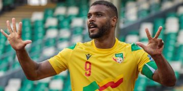 Steve Mounié. Page du joueur sur Facebook